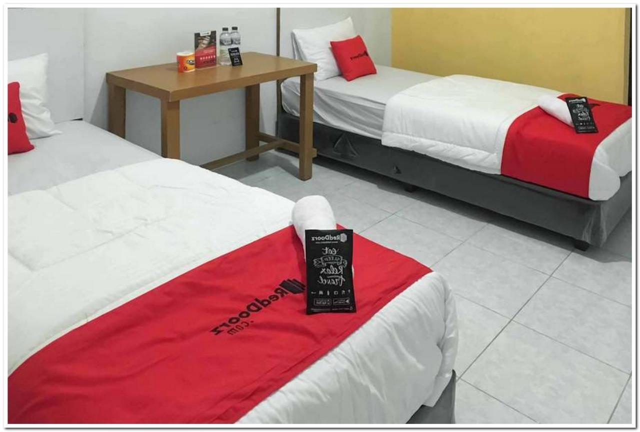 Reddoorz @ Simpang Pos Medan Hotel Kültér fotó