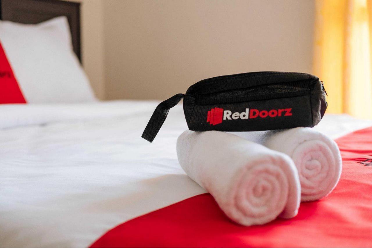 Reddoorz @ Simpang Pos Medan Hotel Kültér fotó